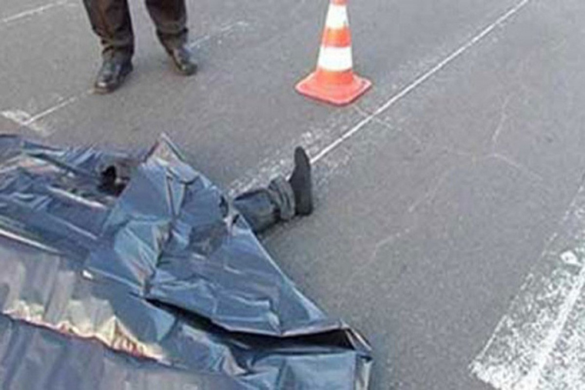 В Баку автомобиль сбил насмерть молодую женщину