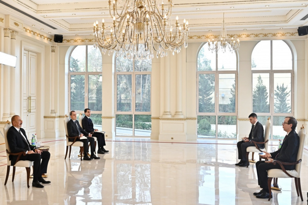 Президент Ильхам Алиев принял верительные грамоты нового посла Алжира