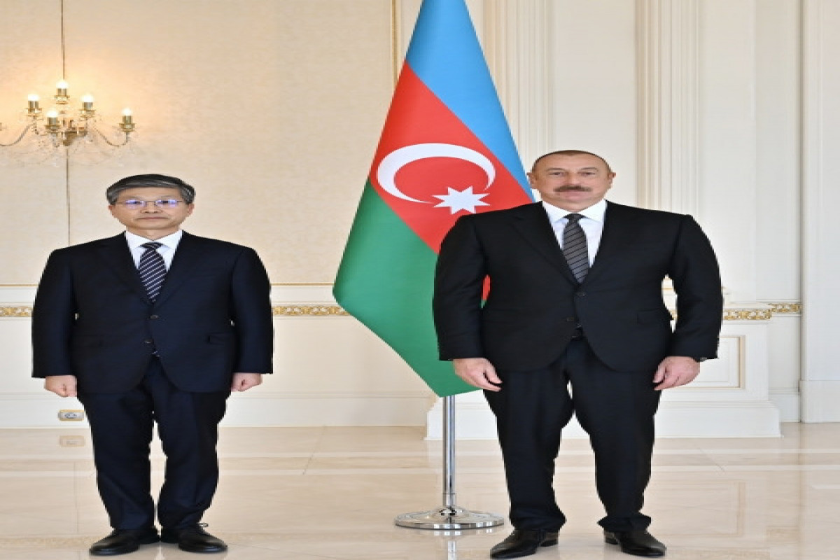 Президент принял верительные грамоты новоназначенного посла Республики Корея в Азербайджане
