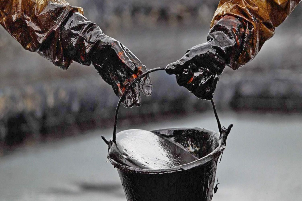 Price of Brent oil nears USD 84