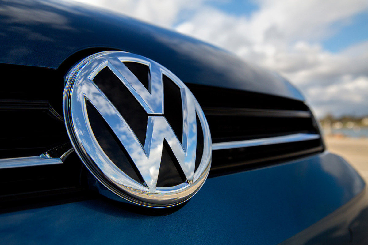 "Volkswagen Group"un satışları azalıb