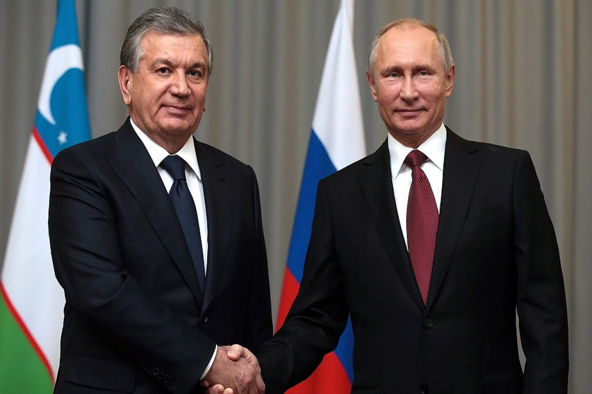Putin Özbəkistan prezidenti ilə strateji tərəfdaşlıq məsələsini müzakirə edib