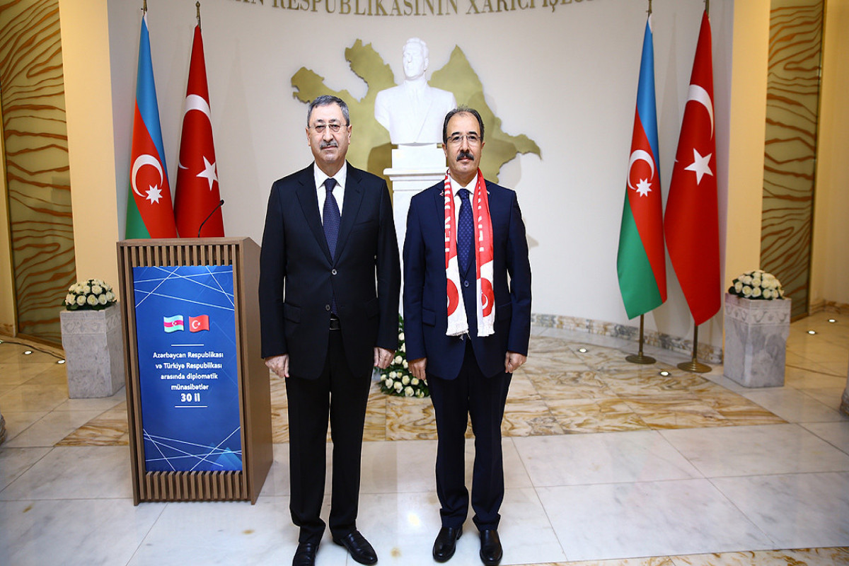 Халаф Халафов, посол Турции Джахит Багчы