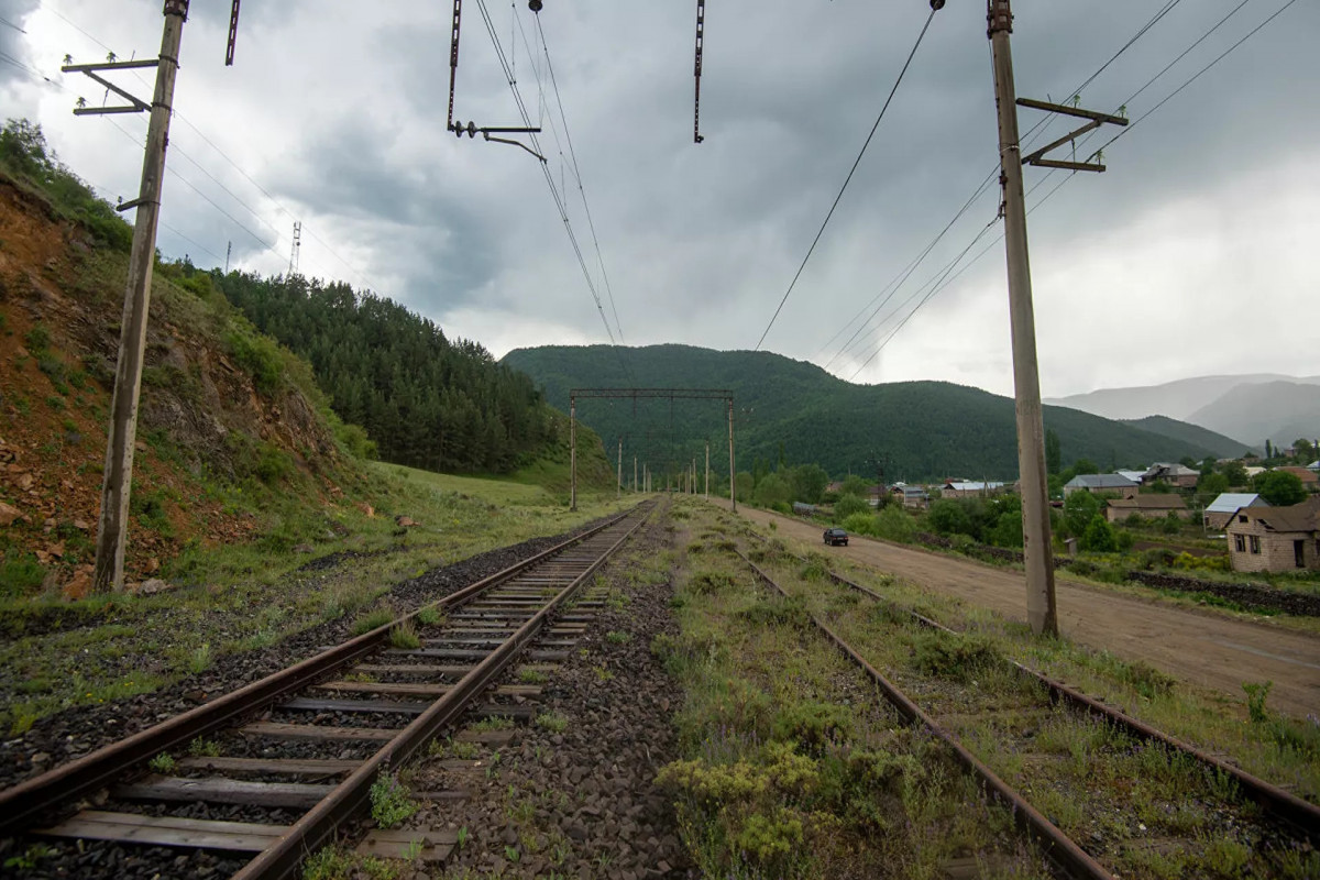 Arazdayan-Mehri railway line