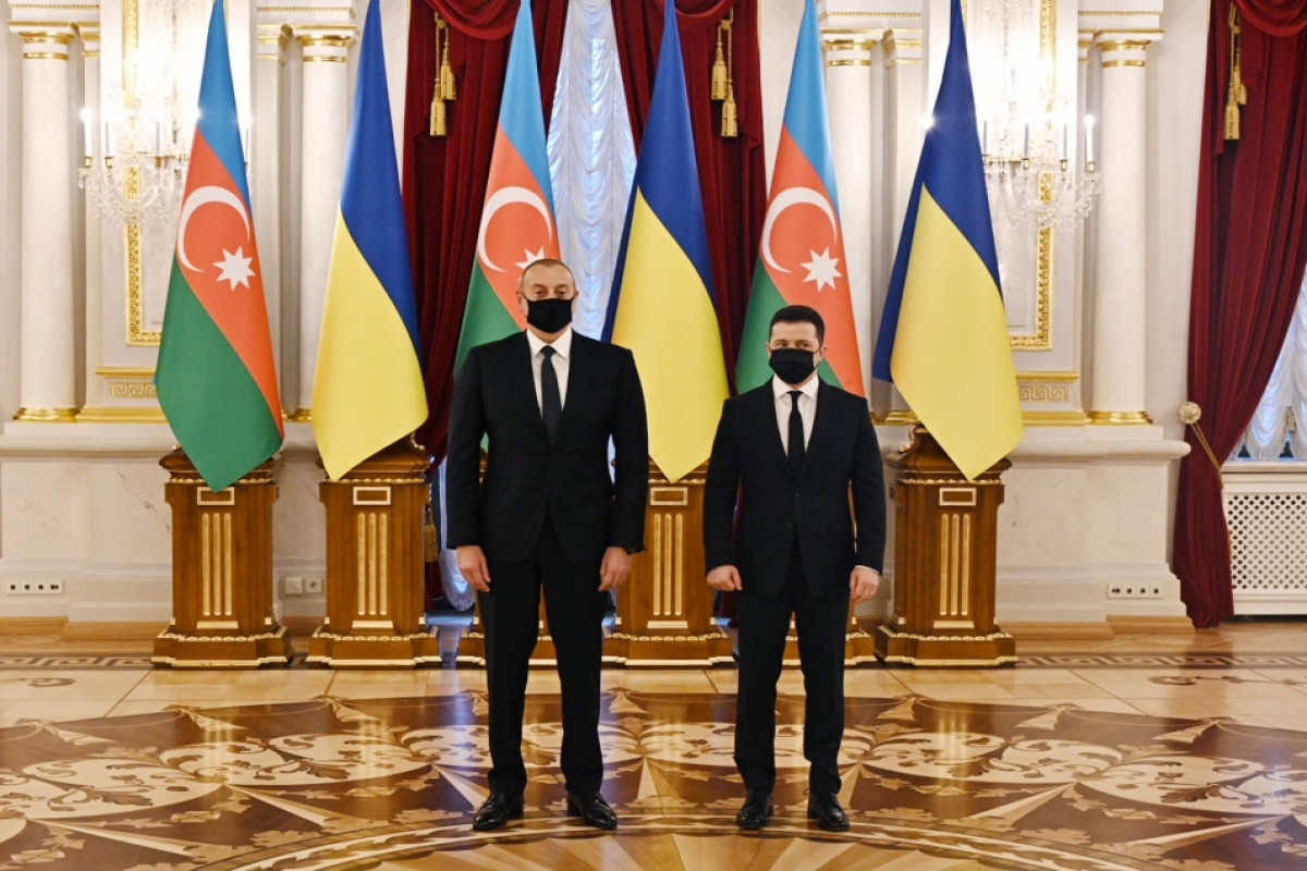 Azərbaycan Respublikasının Prezidenti İlham Əliyev Ukrayna Prezidenti Volodimir Zelenski