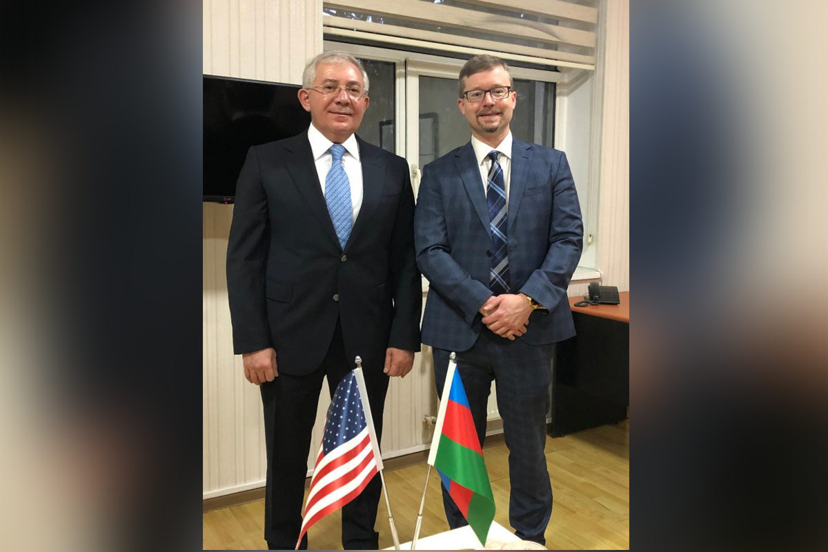 Həzi Aslanov, Maykl Dikerson