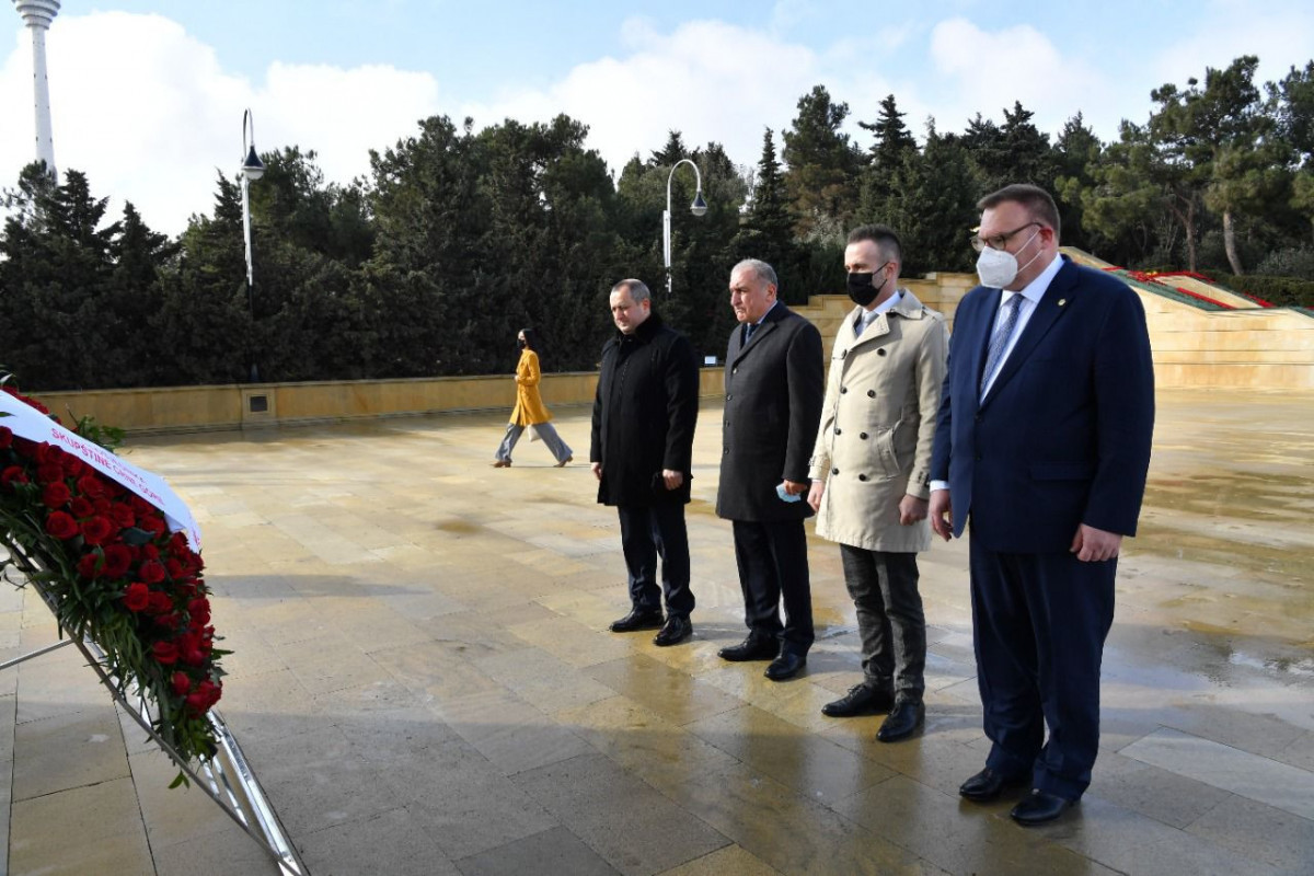 President of Montenegrin Parliament pays respect to national leader Heydar Aliyev and Azerbaijani martyrs
