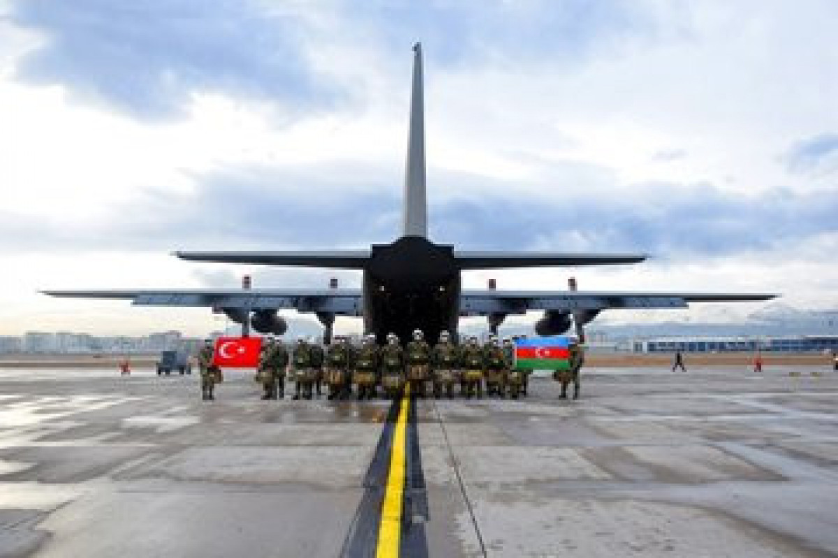 Azerbaijani servicemen join training course in Turkey