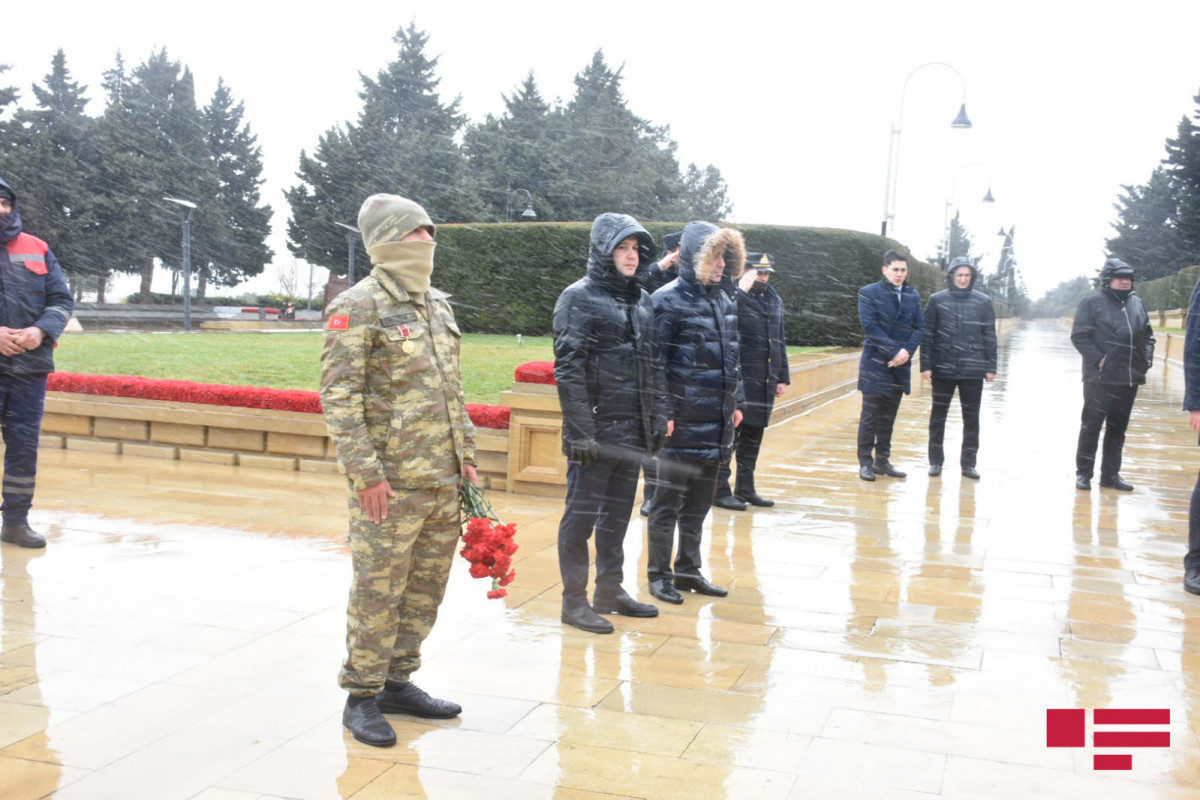 Azerbaijan commemorates memory of 20 January martyrs with a minute of silence-PHOTO -VIDEO 