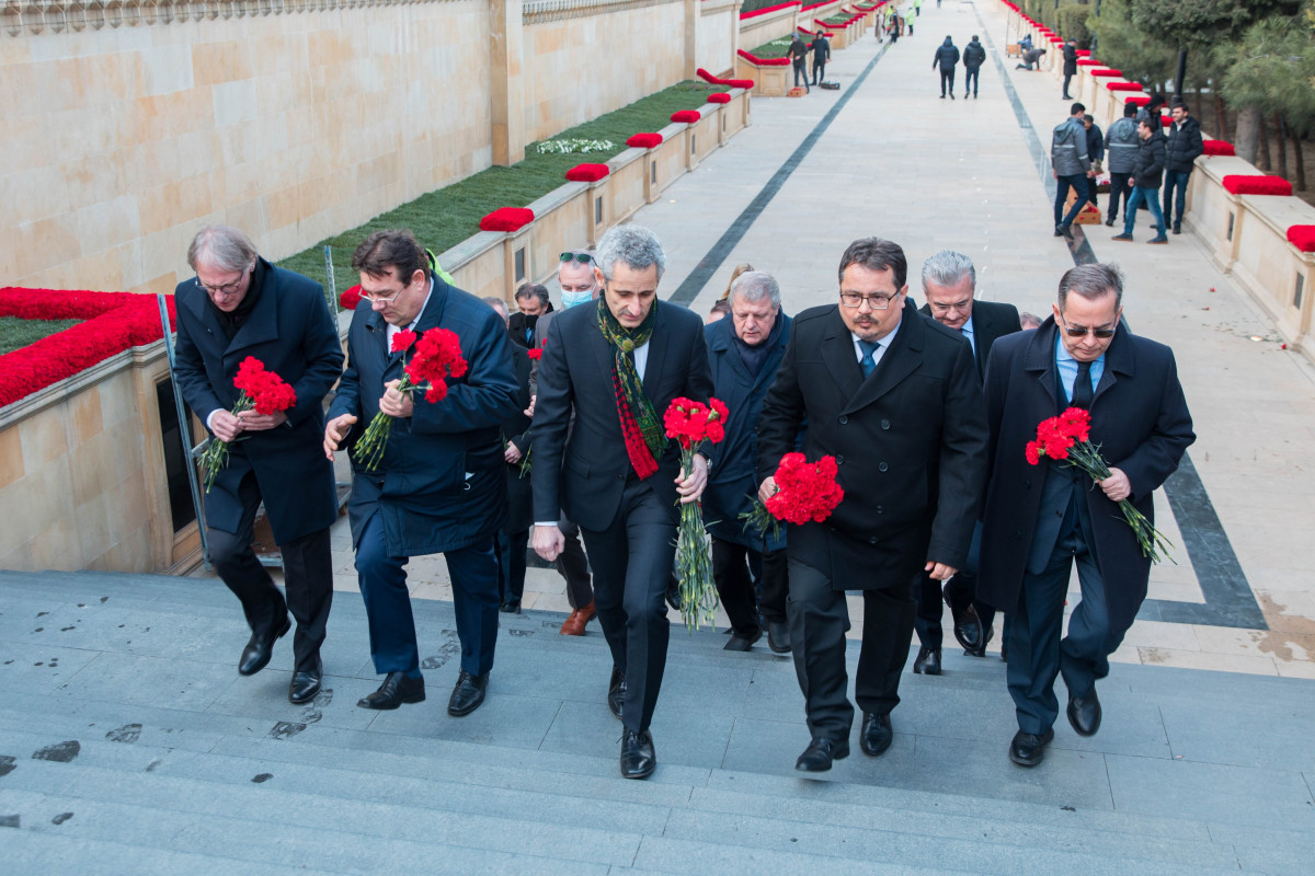 The head of the EU Delegation to Azerbaijan, Peter Michalko at the Alley of Martyrs