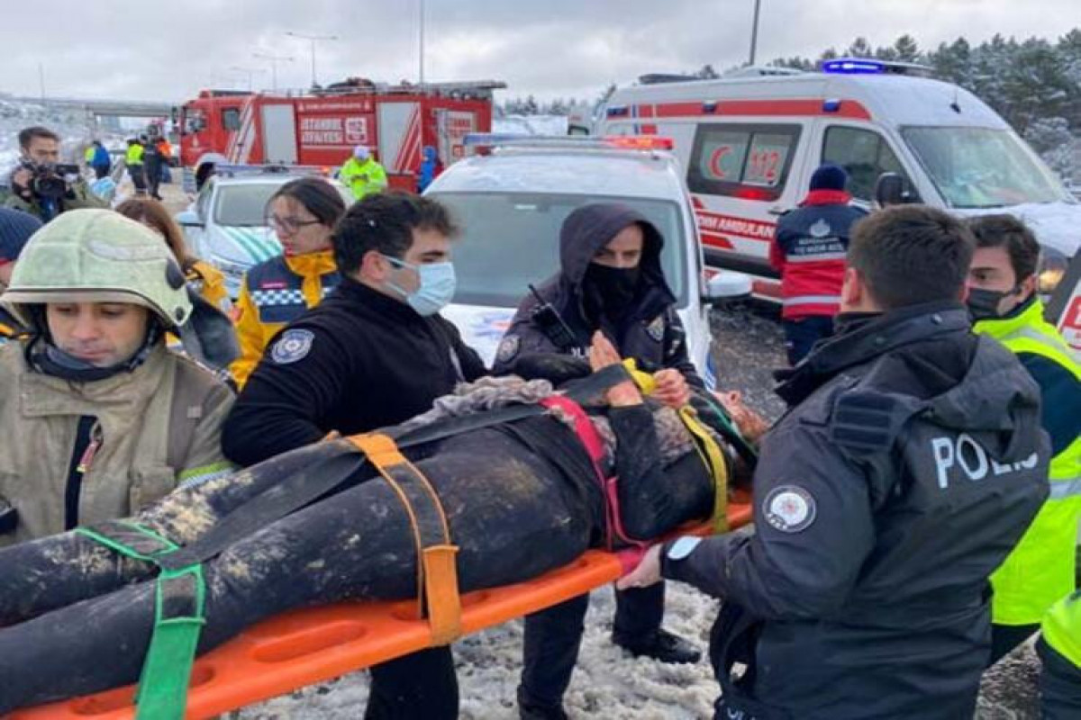 В ДТП с автобусом в Стамбуле погибли два человека