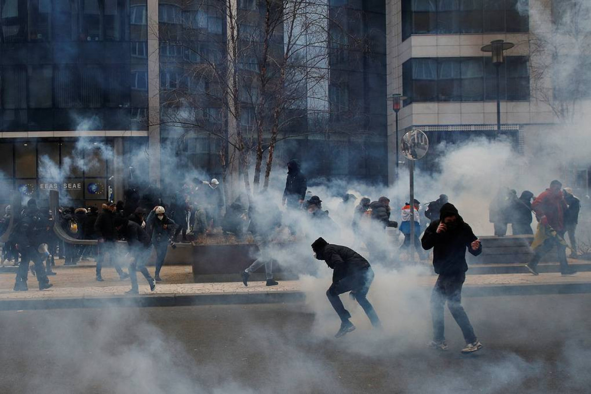 Brüsseldə aksiya iştirakçıları ilə polis arasında toqquşma olub - YENİLƏNİB 