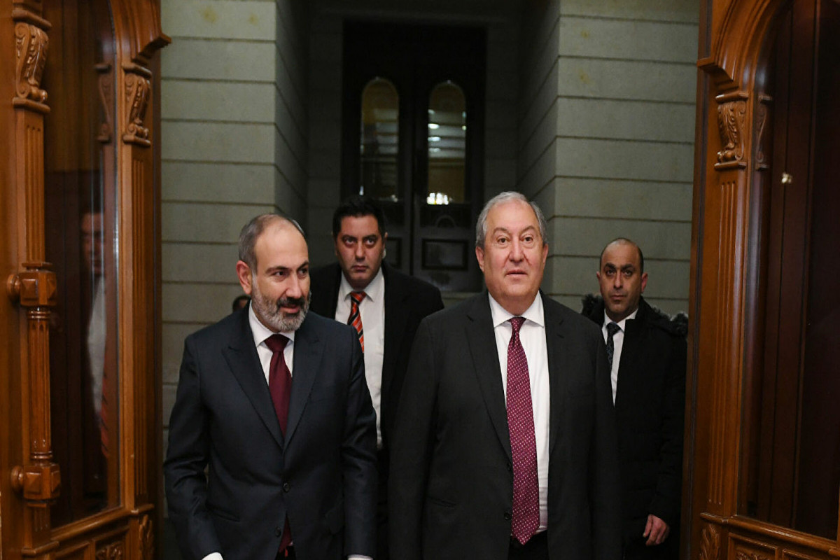 Премьер-министр Армении Никол Пашинян и президент Армении Армен Саркисян