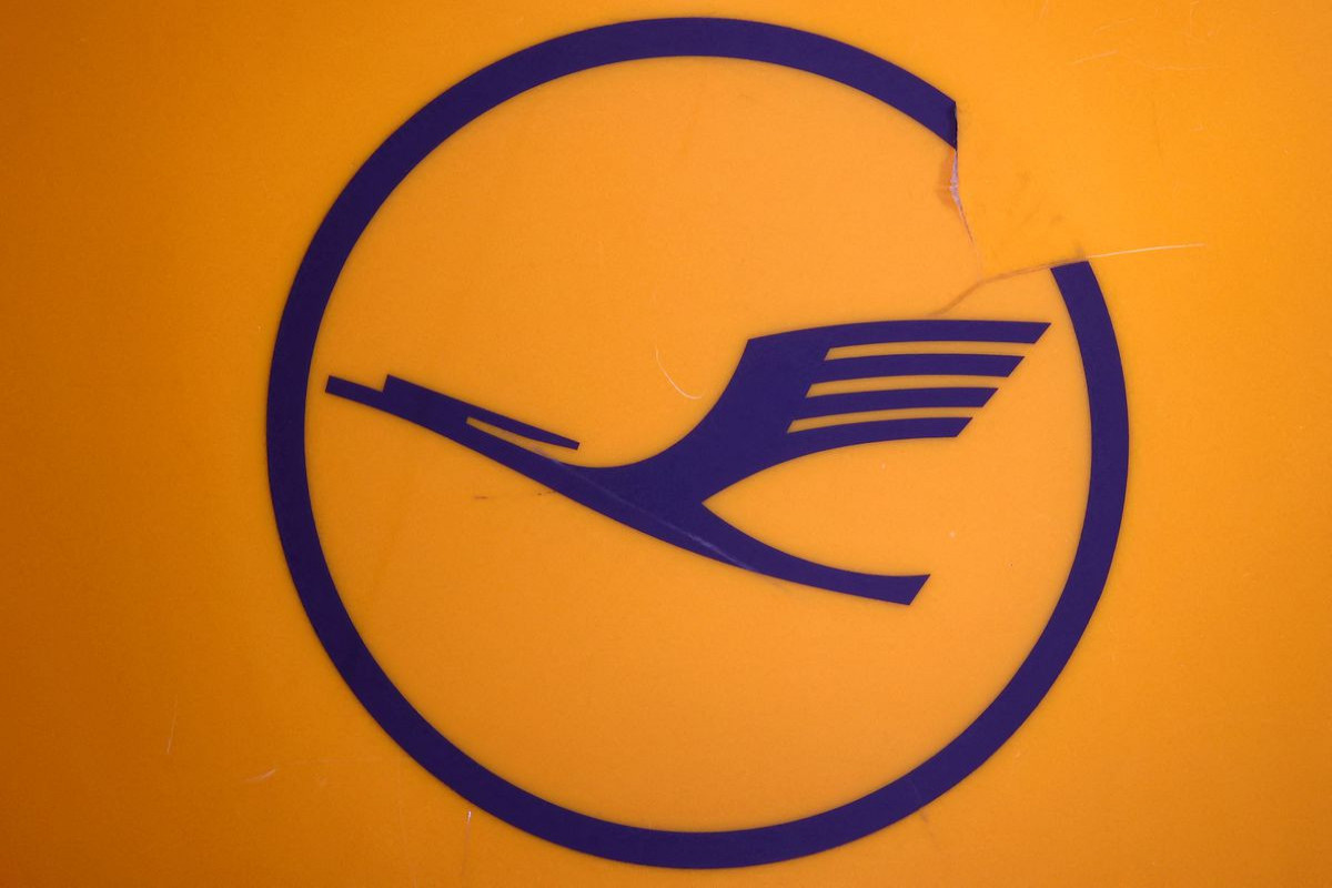 Lufthansa reschedules some Ukraine flights amid Russia tensions
