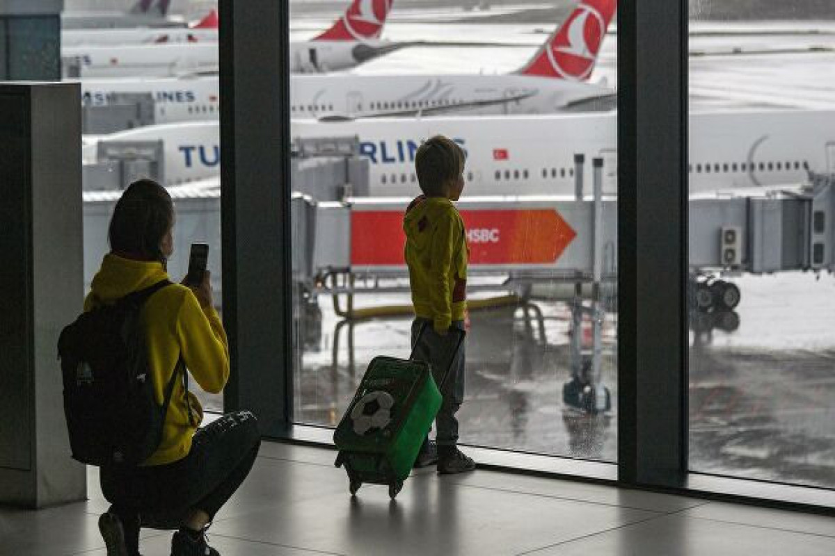 Стамбульский аэропорт возобновит работу днем