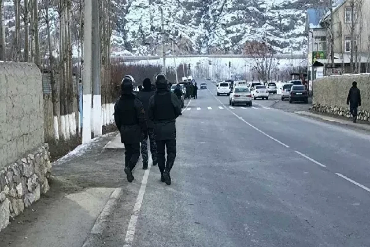 Qırğızıstan Tacikistan sərhədinə yerləşdirdiyi əlavə hərbi qüvvələri geri çəkib