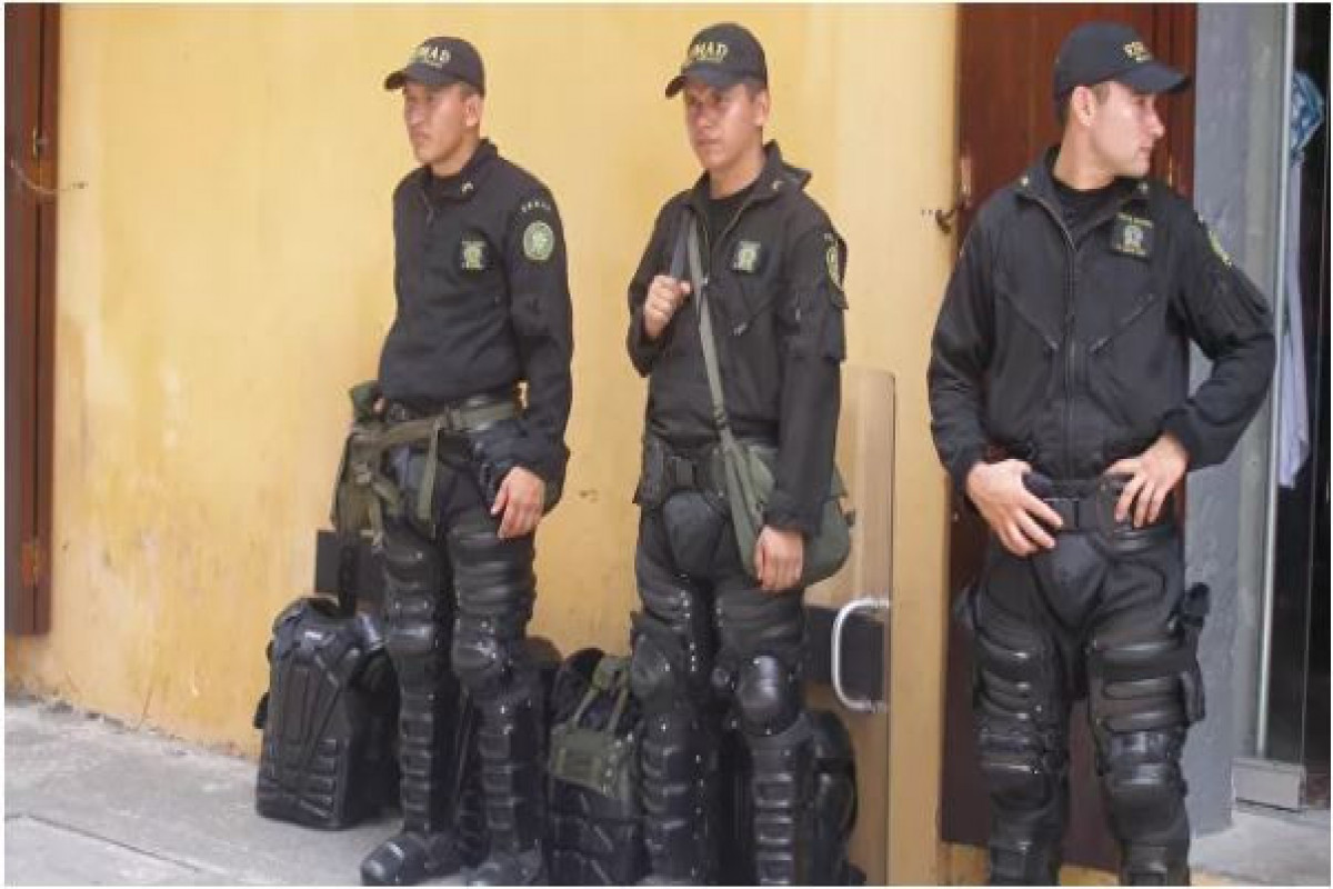 Kolumbiyada qubernatora hücum olub, iki polis ölüb