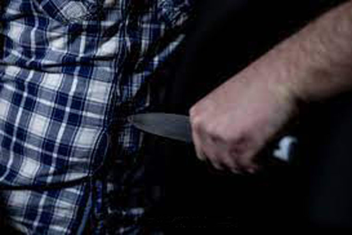 В Баку на свадьбе тяжело ранили ножом известного тамаду