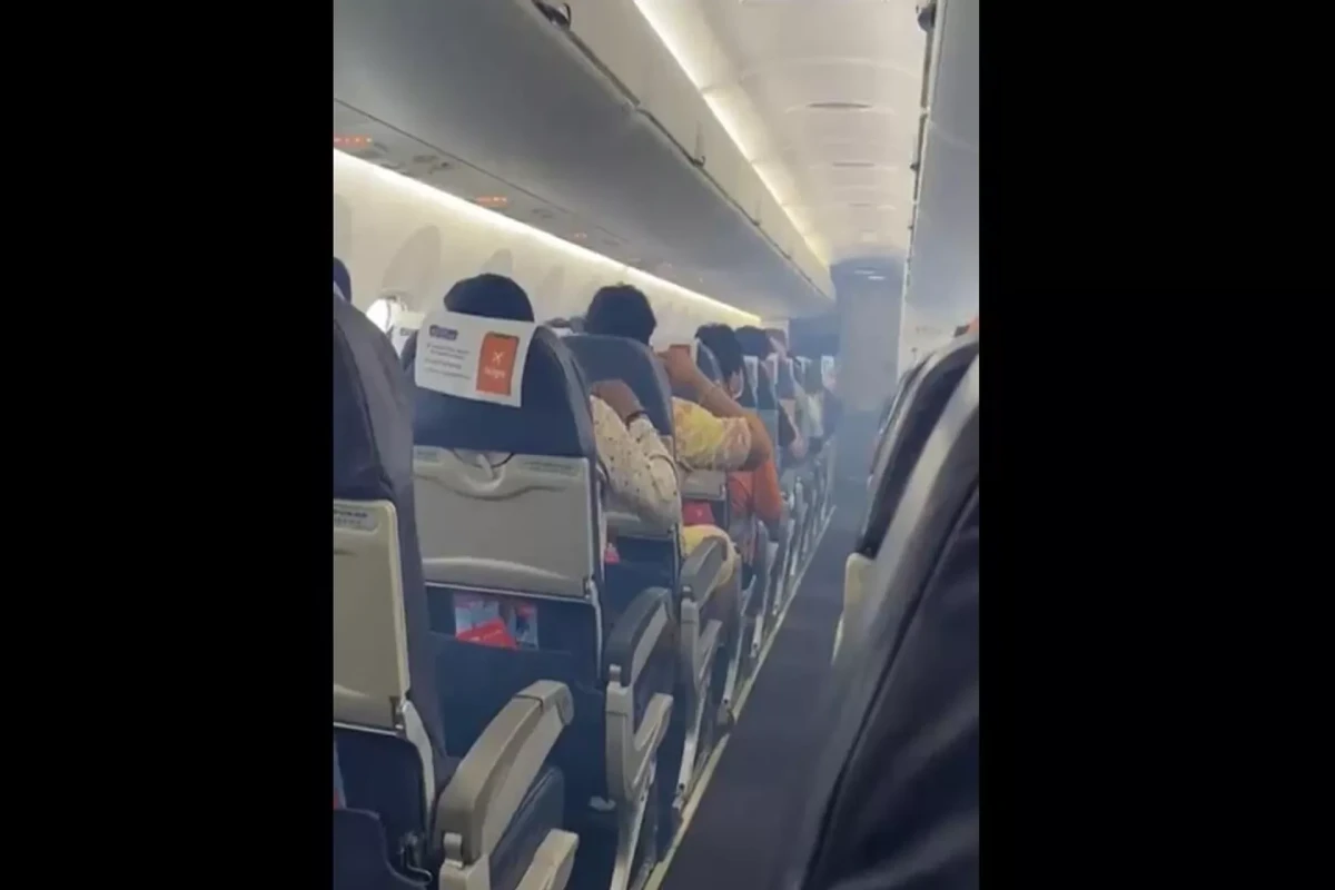 Indian spicejet flight makes emergency landing in Delhi as smoke fills cabin