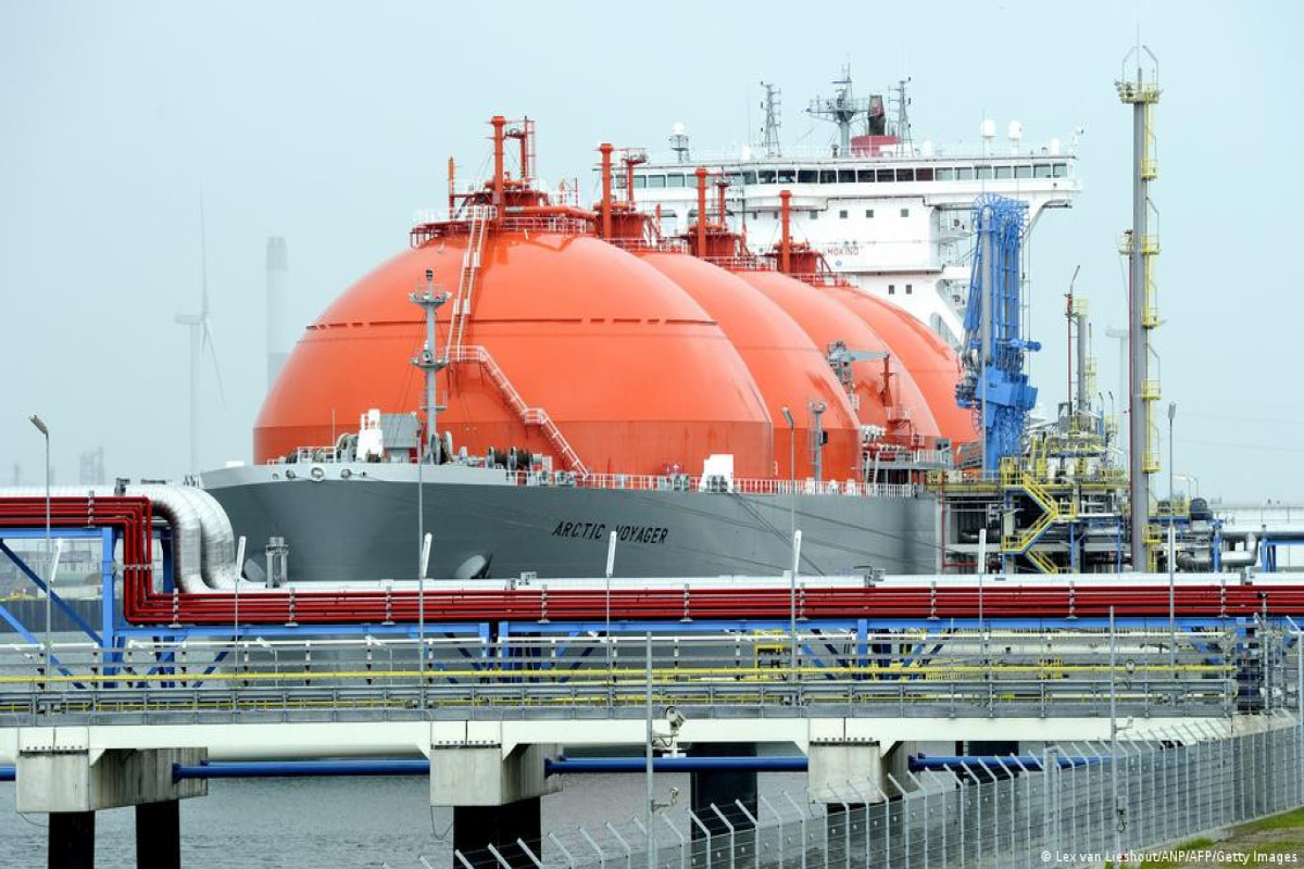 Almaniya ilk LNG terminallarının istifadəyə veriləcəyi tarixi açıqlayıb
