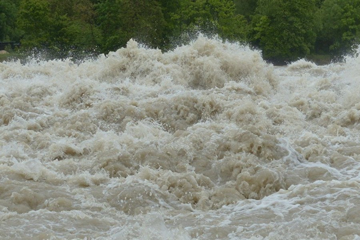 МЭПР: На реках Большого и Малого Кавказа не исключается вероятность селей и наводнений