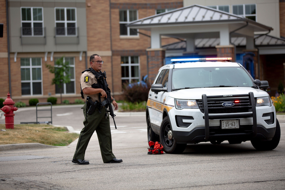 Suspect arrested over 4 July mass shooting in Illinois, US -<span class="red_color">UPDATED