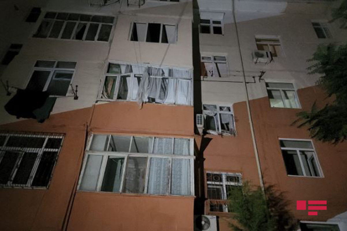 В Баку при взрыве в квартире тяжело пострадала женщина-ФОТО 
