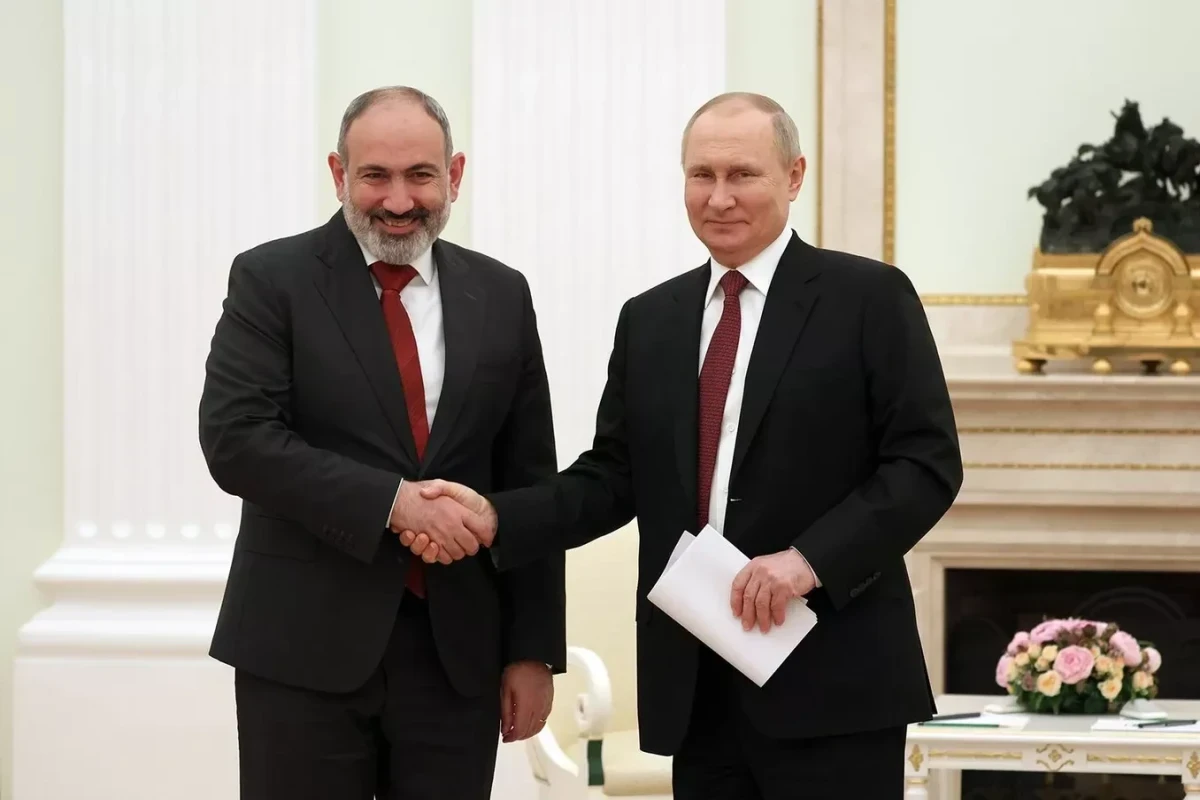 премьер-министр Армении Никол Пашинян и Президент России Владимир Путин
