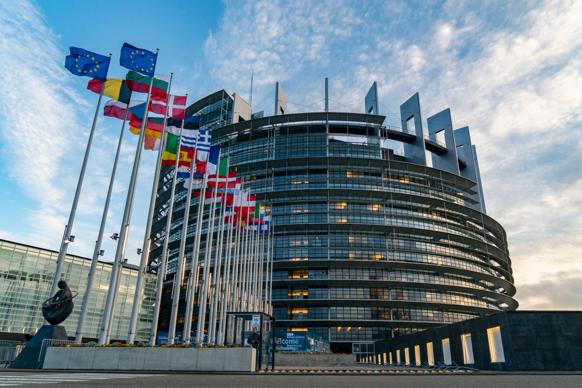 Avropa Parlamenti Aİ-nin Ukraynaya 1 milyard avroluq yardım göstərməsini dəstəkləyib
