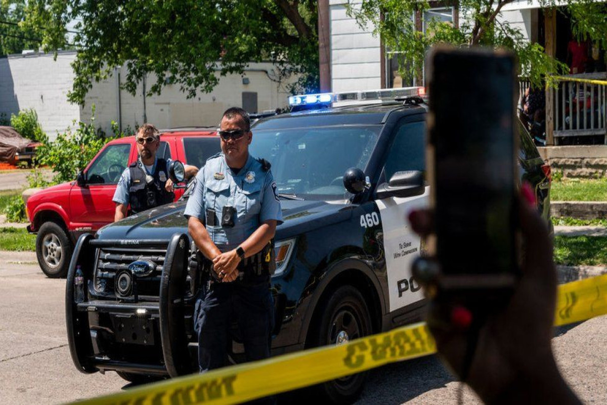 Arizona to ban people filming police officers within 8 feet