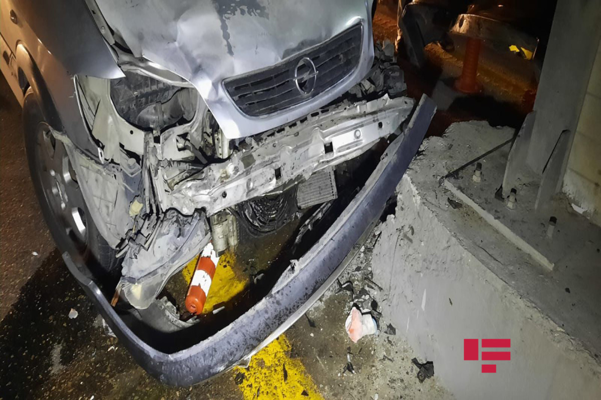 В Баку столкнулись два автомобиля, семеро человек пострадали-ФОТО 
