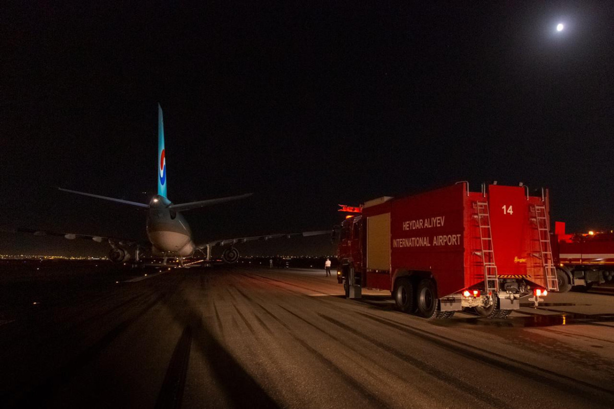 Самолет Korean Air совершил аварийную посадку в Баку-ВИДЕО 