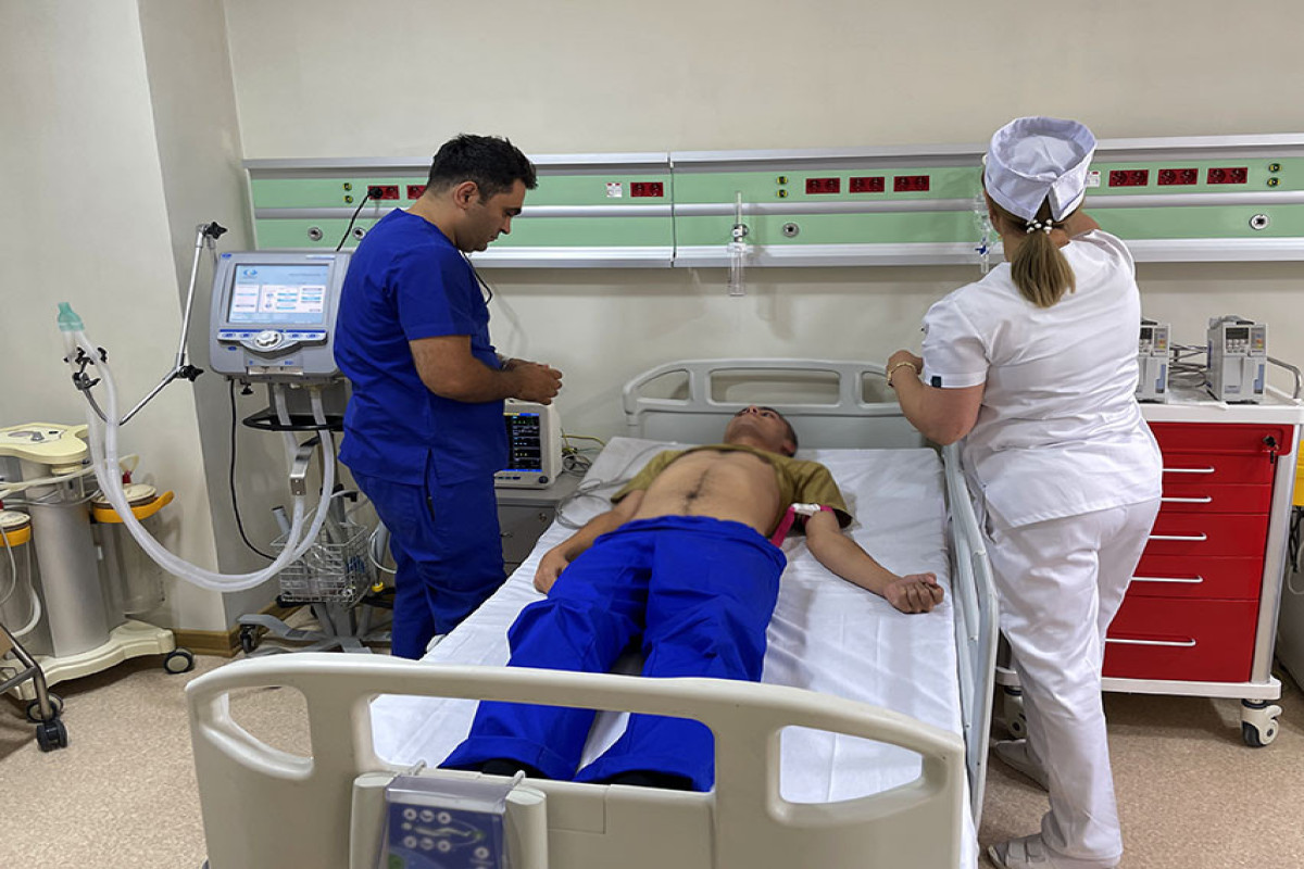 Müdafiə naziri Xocavənd rayonu ərazisində yeni istifadəyə verilən hərbi hospitalın açılışında olub - VİDEO 