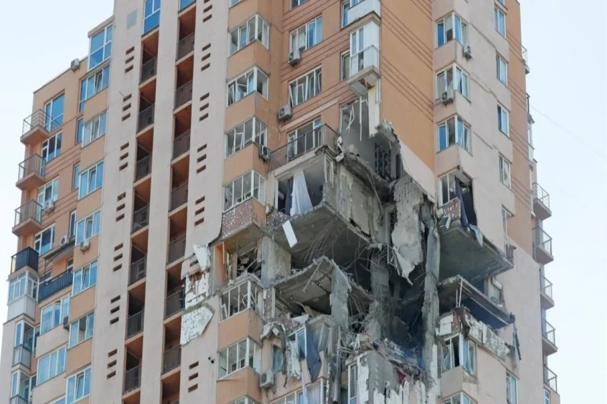 Rusiya ordusu Xarkovda çoxmərtəbəli yaşayış binasını raketlə vurub