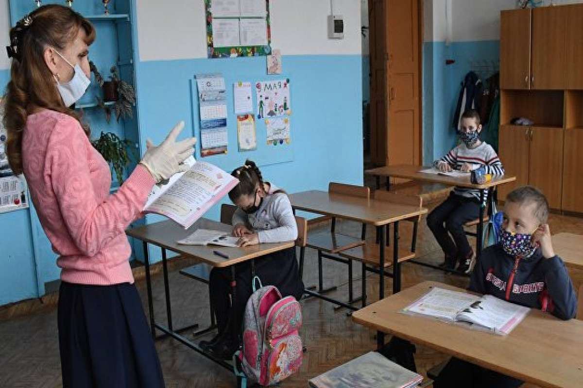 İtaliya ukraynalı müəllimlərin maaşının ödənilməsinə 200 milyon avro ayıracaq