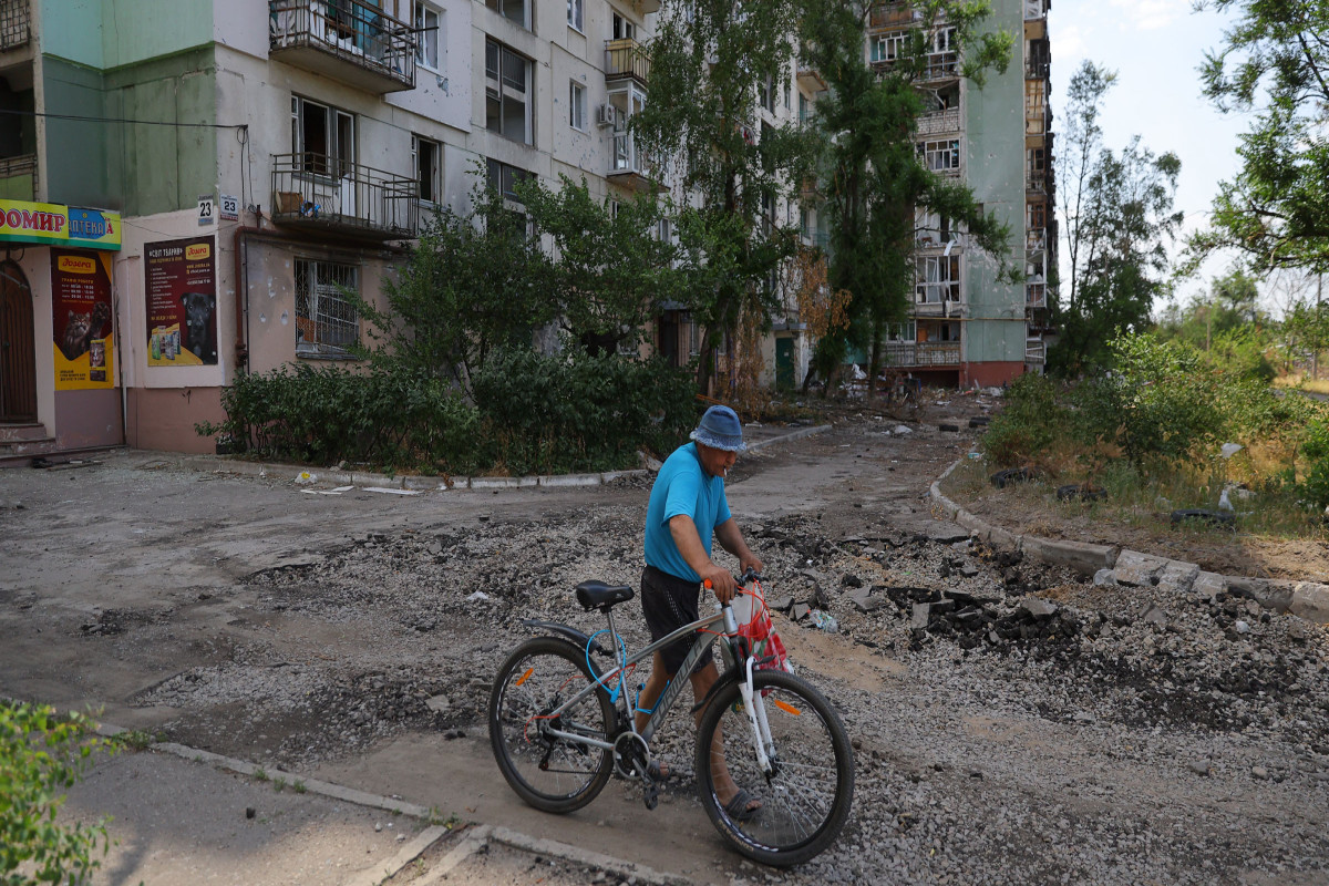 "Unsanitary conditions are growing" in Severodonetsk, Ukrainian official says