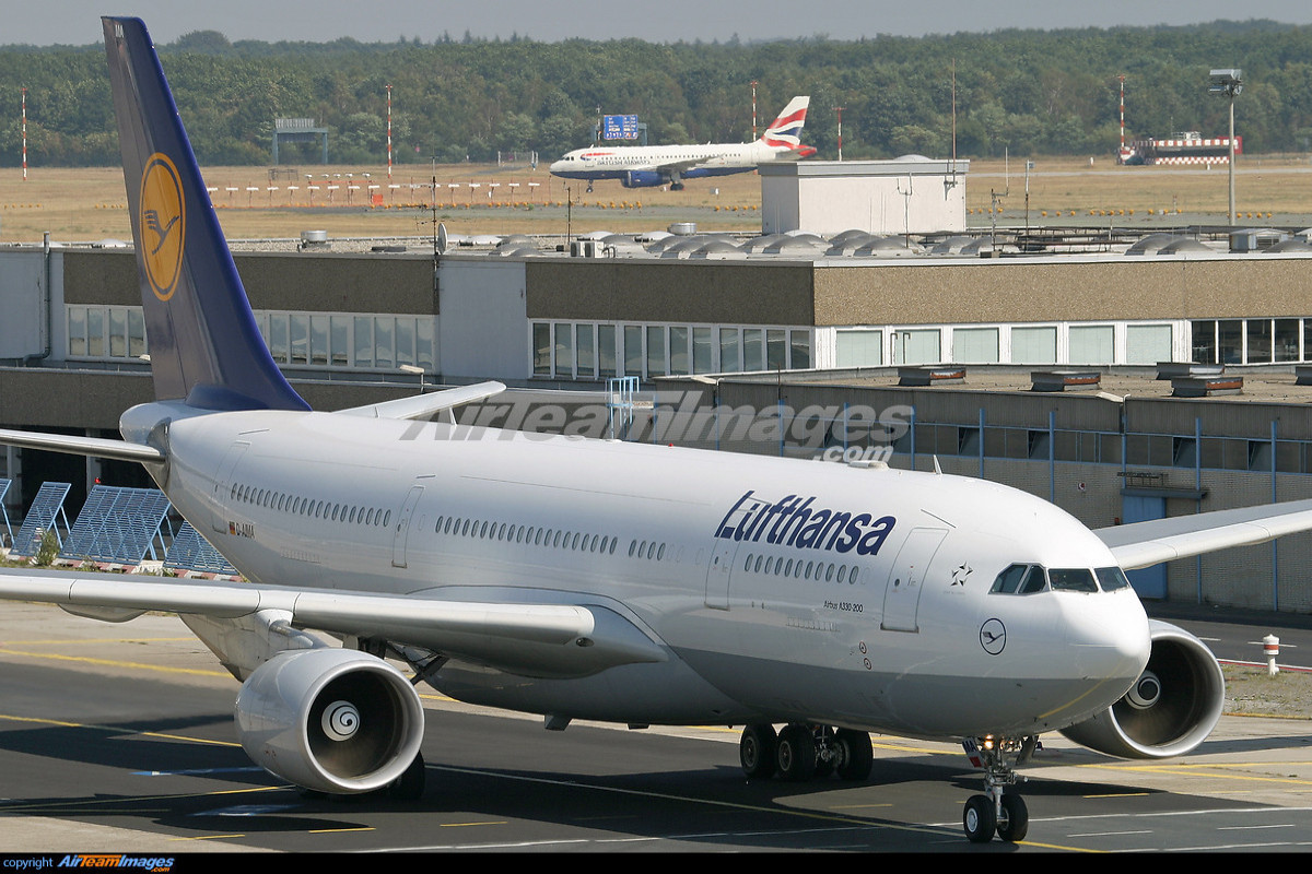 “Lufthansa” daha 2000 reysi ləğv edir