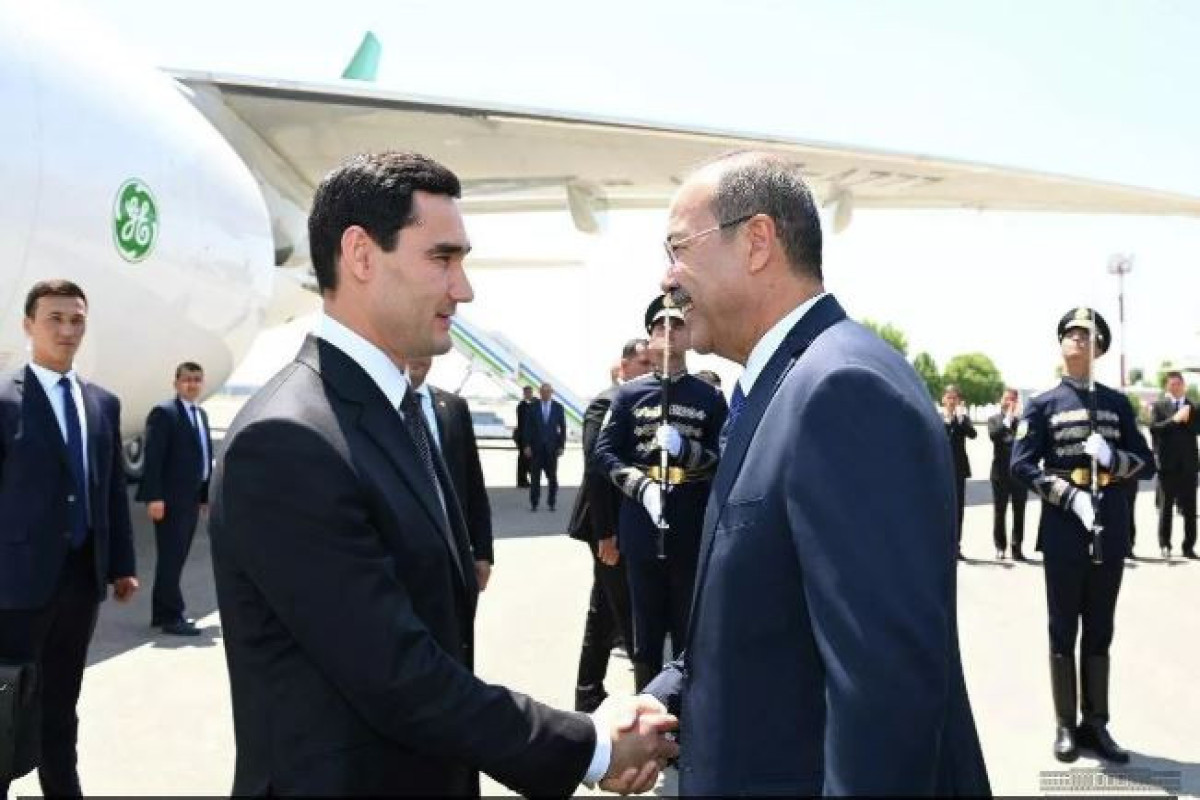 Türkmənistan prezidenti Özbəkistana səfər edib