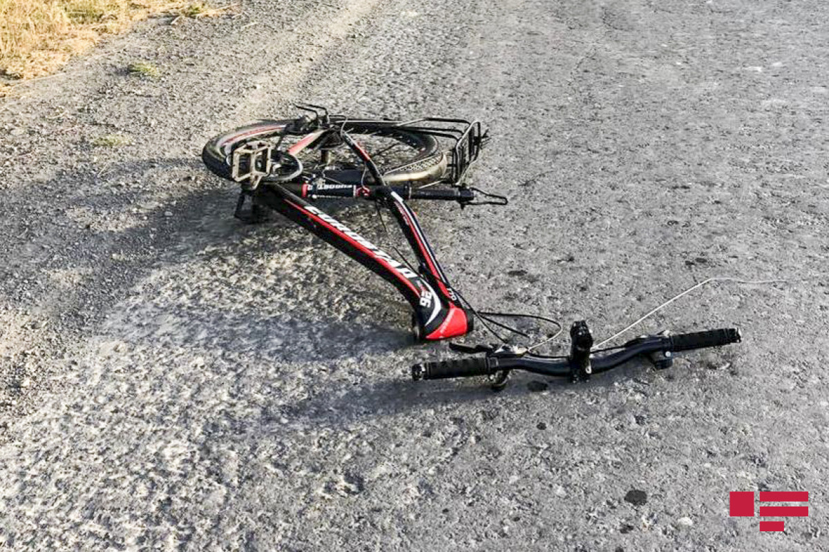 Yevlaxda avtomobil velosipedçini vuraraq öldürüb