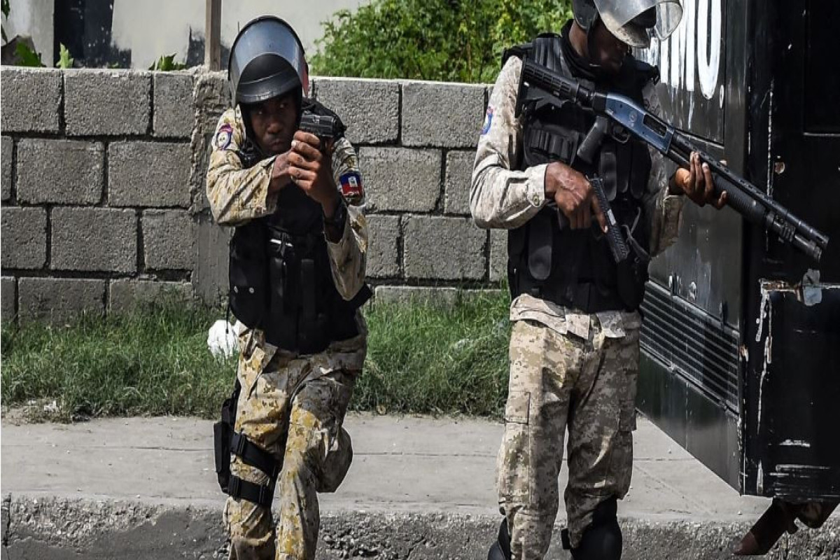 Haiti polisi külli miqdarda silah ələ keçirib
