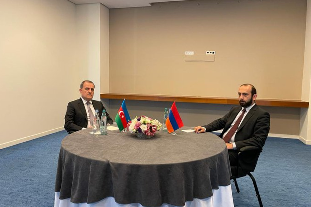 Двусторонняя встреча министров иностранных дел Азербайджана и Армении