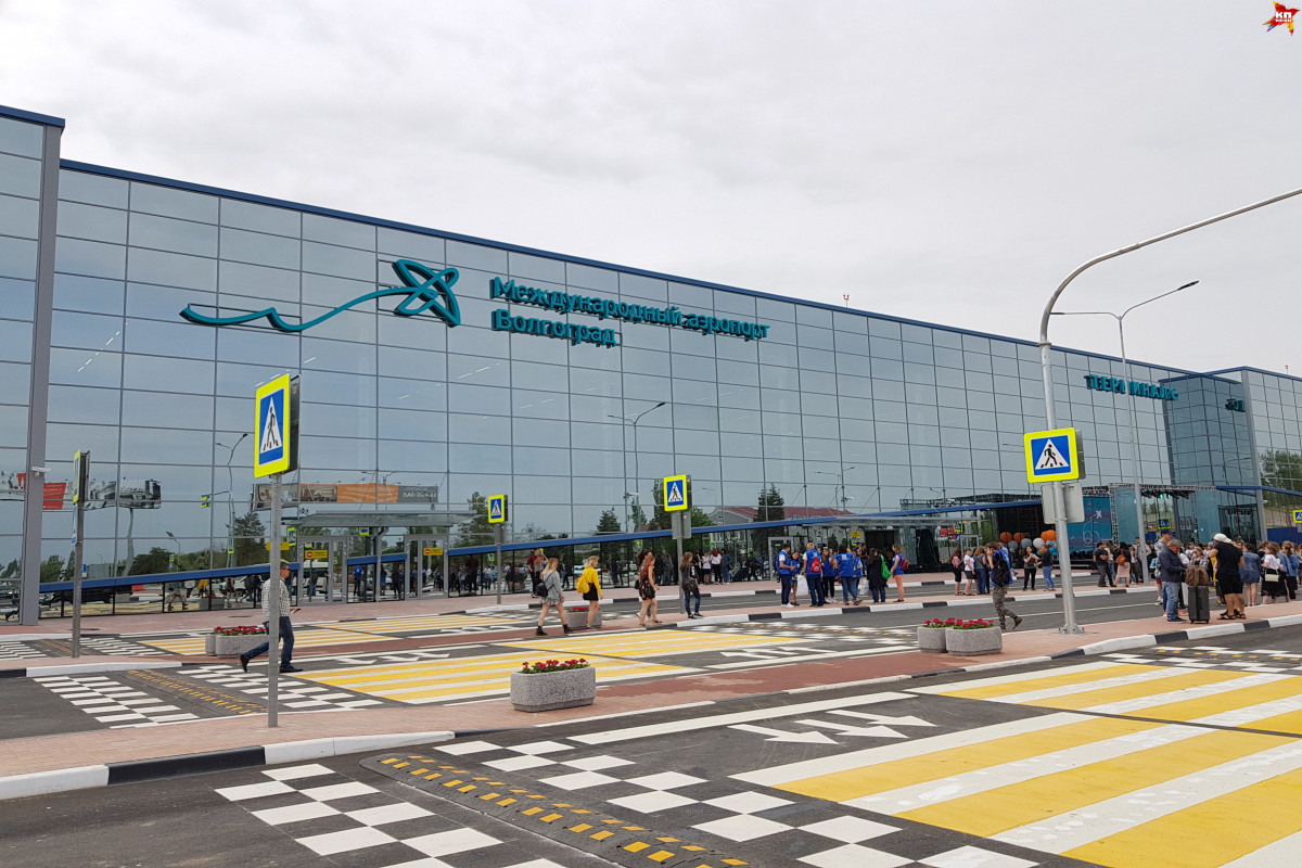  Volqoqrad aeroportu mina xəbərinə görə boşaldılıb