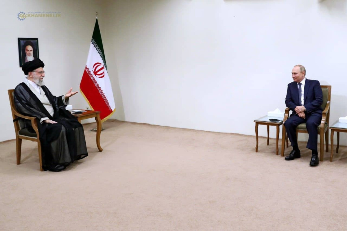 Ali Khamenei and Vladimir Putin