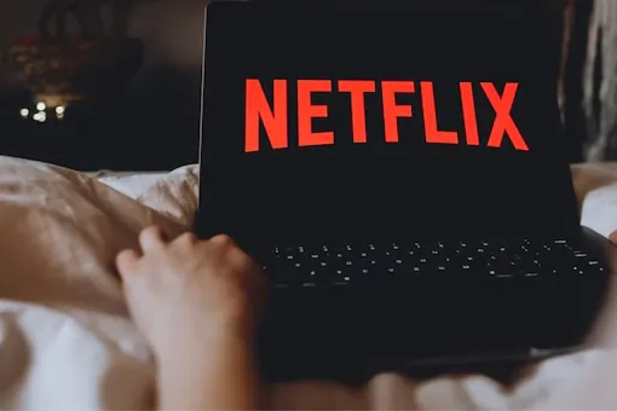 Netflix loses almost million subscribers