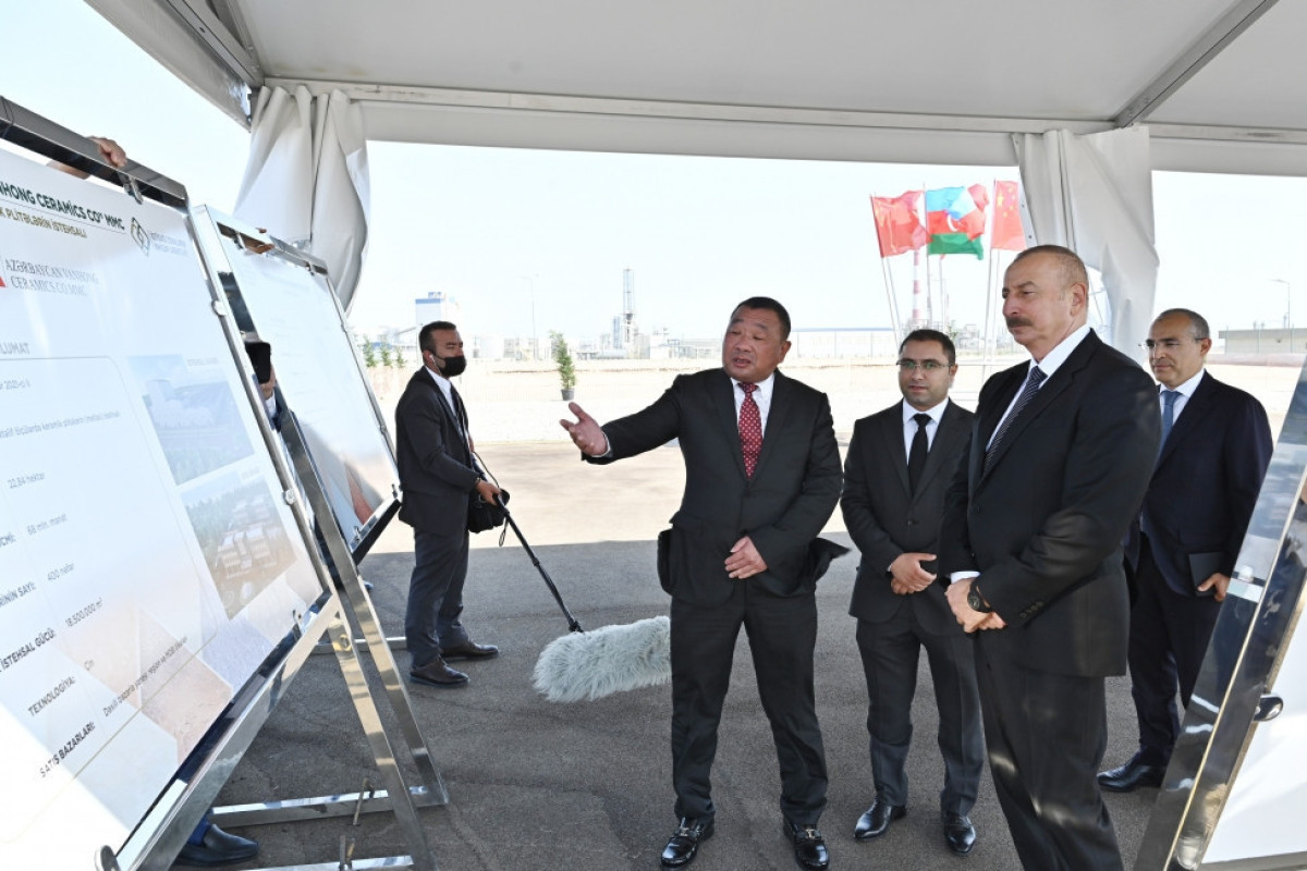 Президент Ильхам Алиев принял участие в открытии новых производственных предприятий в Сумгайытском химическом промпарке