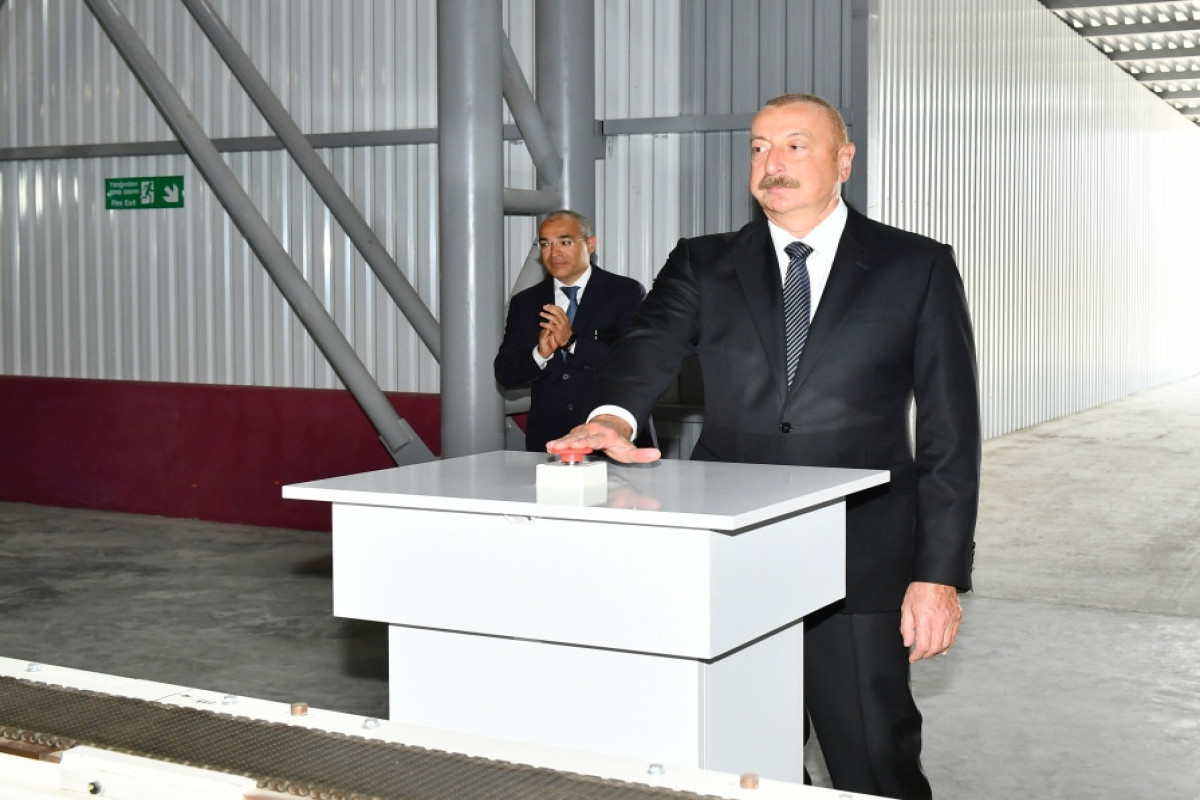 Президент принял участие в открытии новых производственных предприятий в Сумгайытском химическом промпарке-ОБНОВЛЕНО 