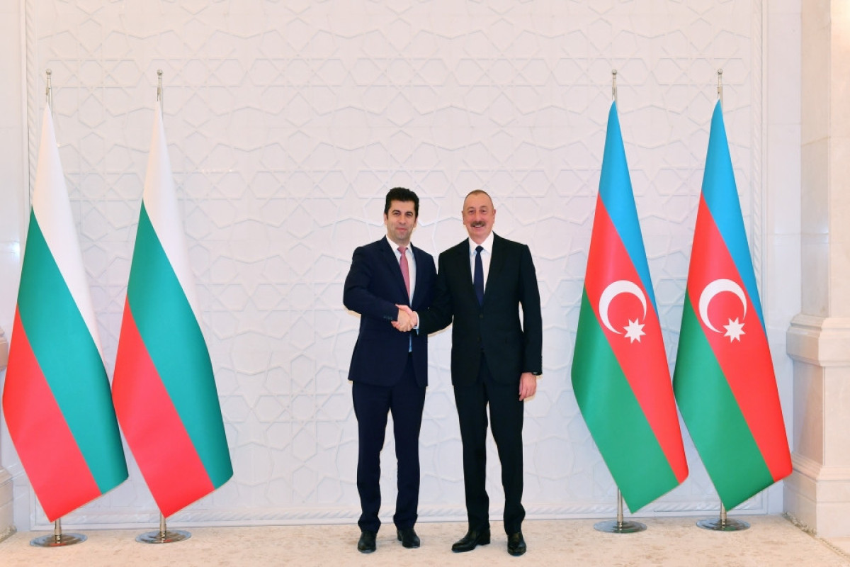 Президент Азербайджана Ильхам Алиев и премьер-министр Болгарии Кирилл Петков