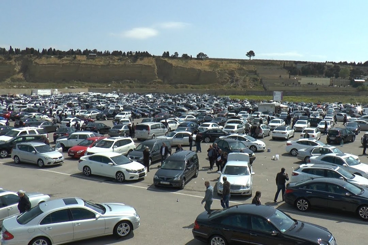В Азербайджане ограничат ввоз и использование старых автомобилей