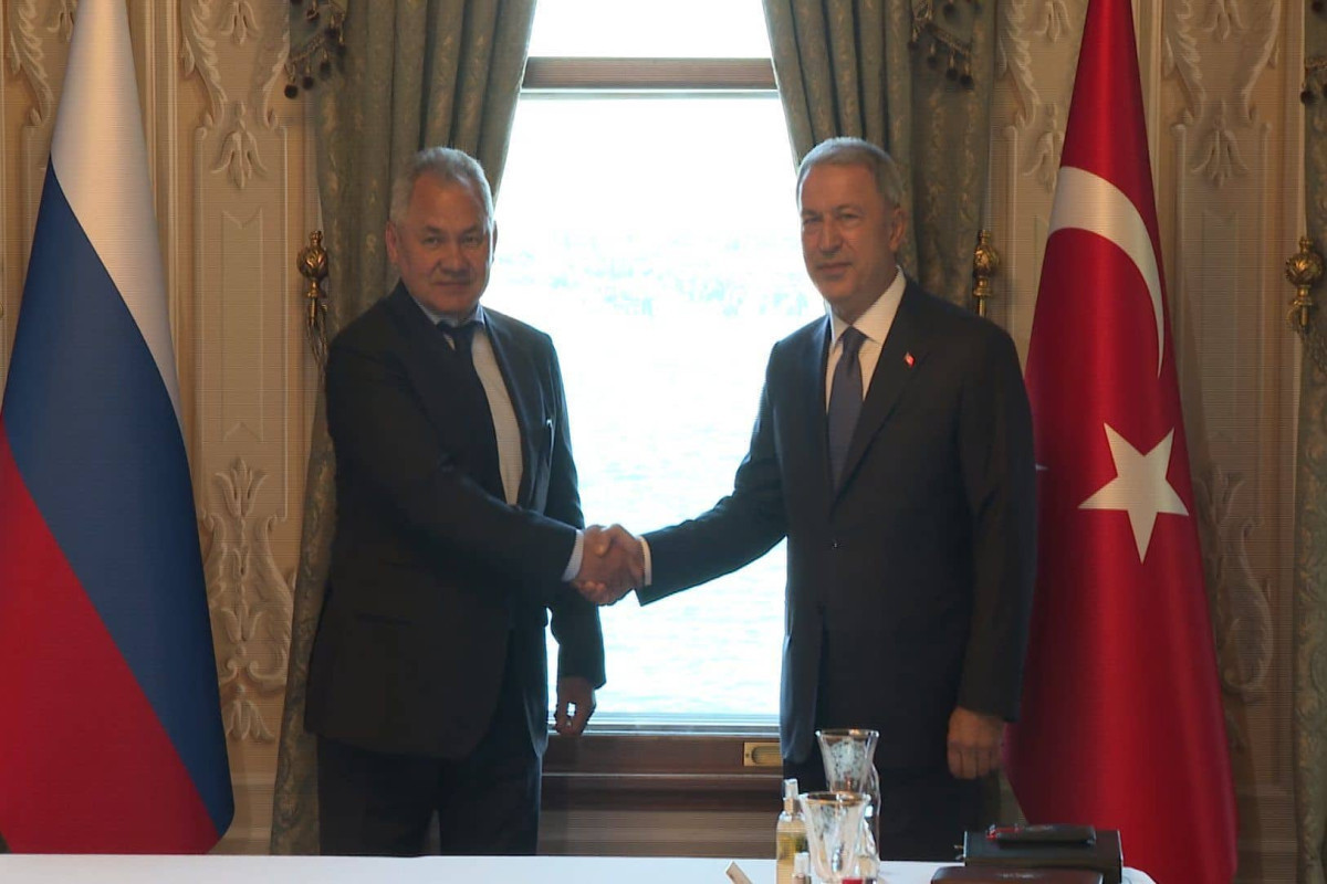 Turkish Defense Minister meets with Russian counterpart in Istanbul