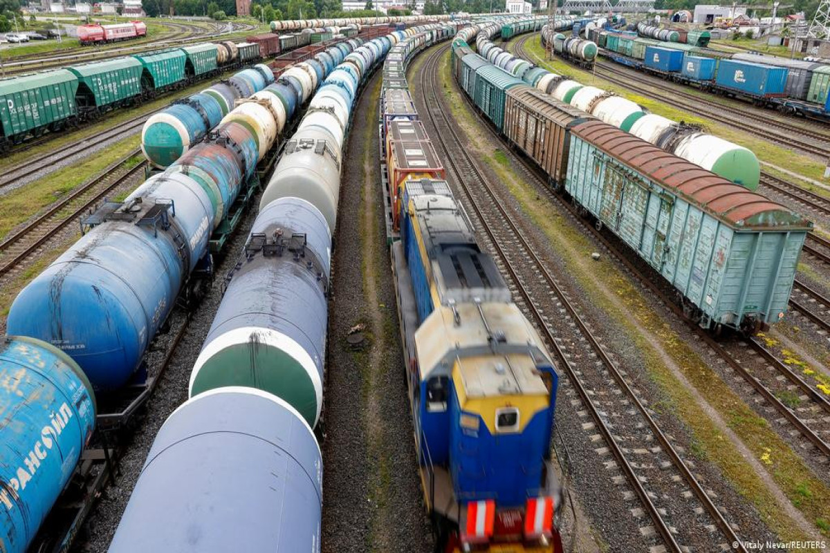 Lithuania lifts ban on rail transport of goods into Russian exclave